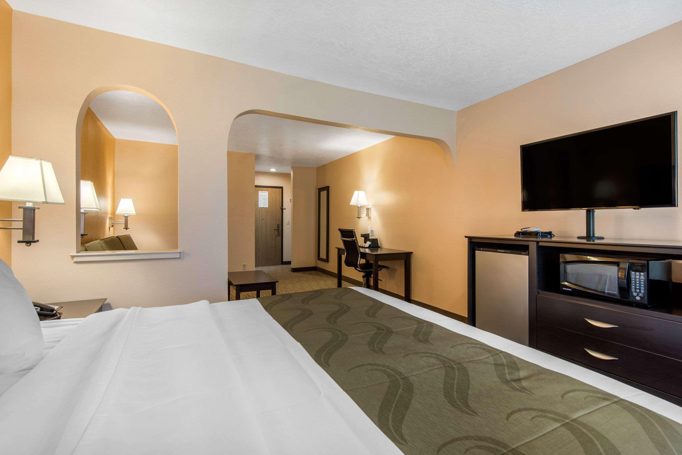 Quality Inn & Suites Albuquerque North Near Balloon Fiesta Park Экстерьер фото