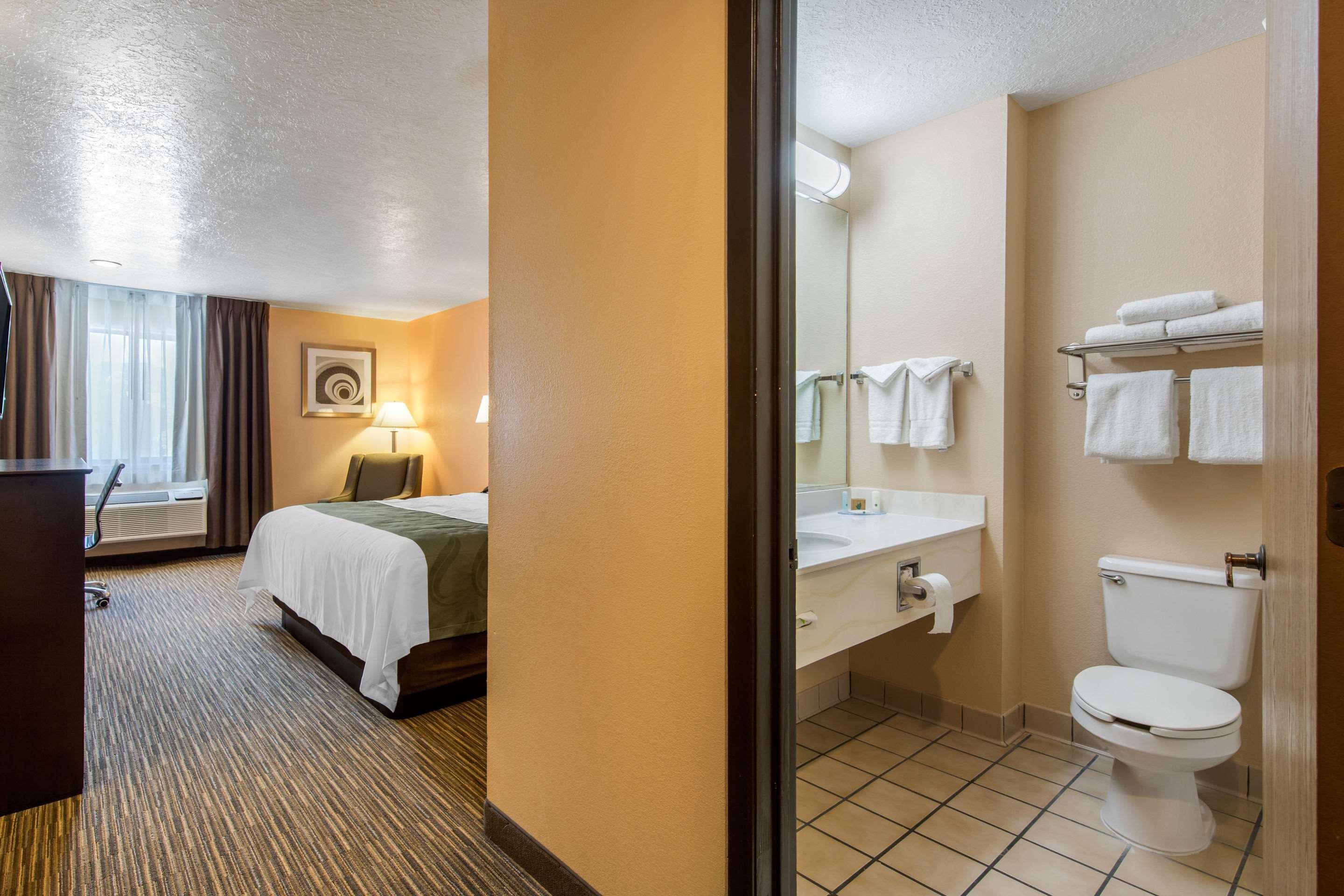 Quality Inn & Suites Albuquerque North Near Balloon Fiesta Park Экстерьер фото