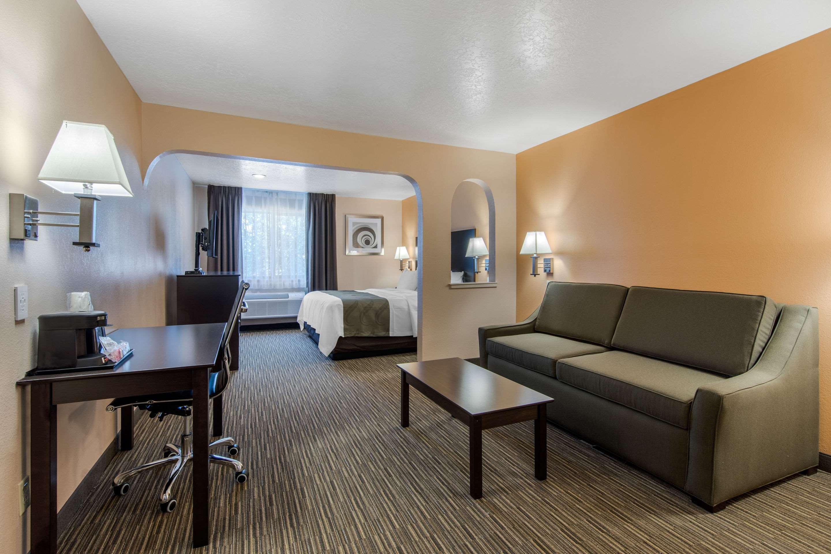 Quality Inn & Suites Albuquerque North Near Balloon Fiesta Park Экстерьер фото