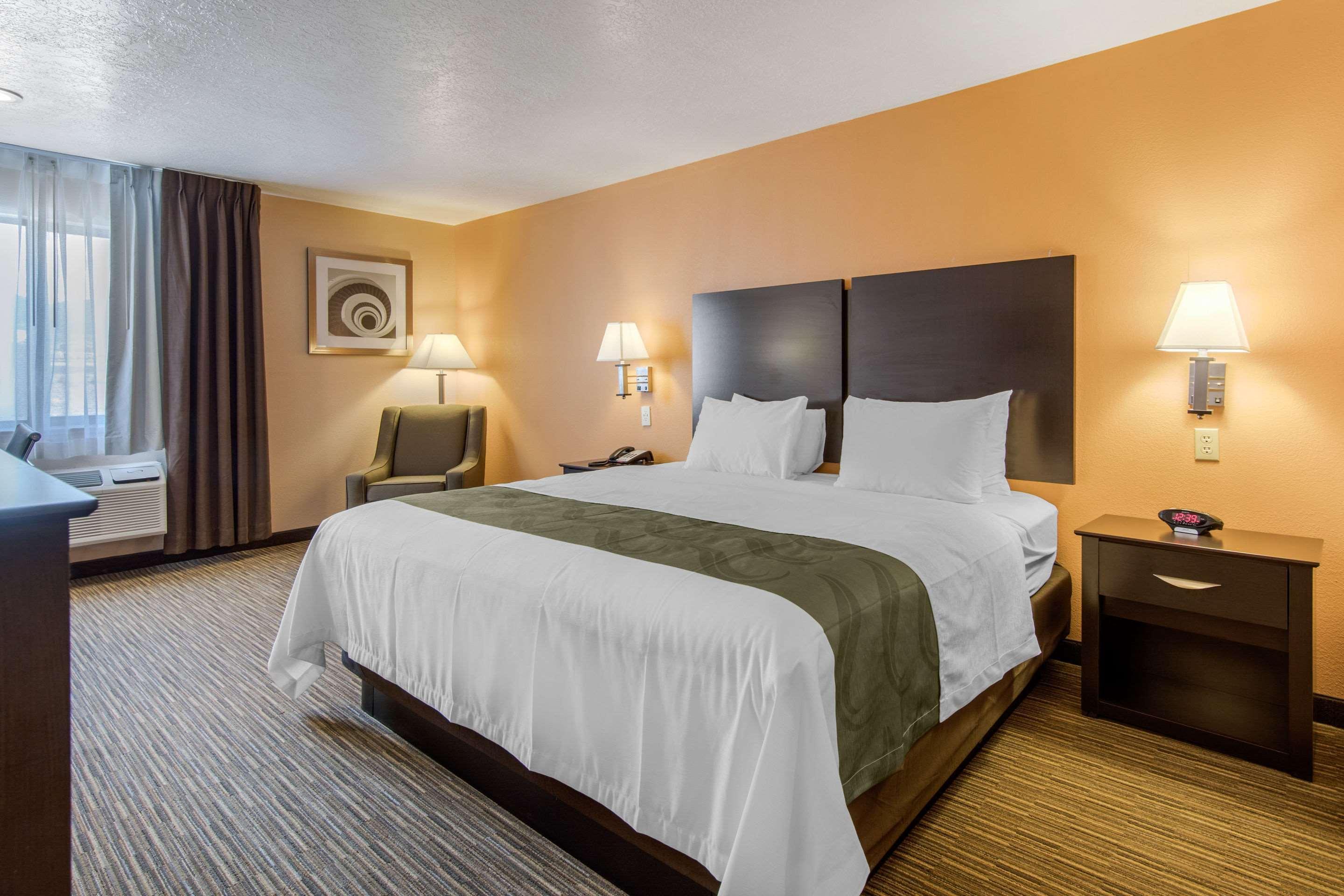 Quality Inn & Suites Albuquerque North Near Balloon Fiesta Park Экстерьер фото