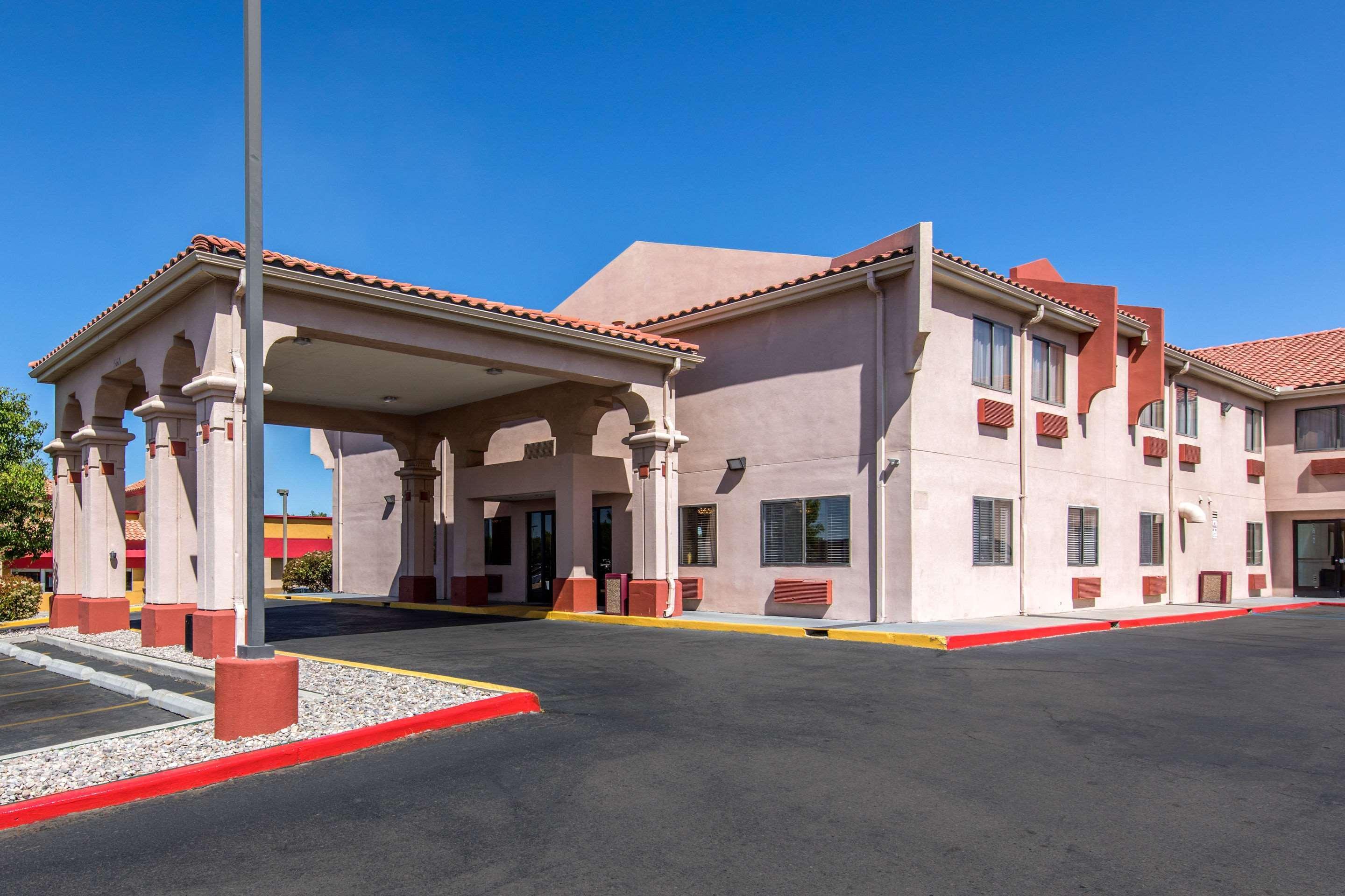 Quality Inn & Suites Albuquerque North Near Balloon Fiesta Park Экстерьер фото